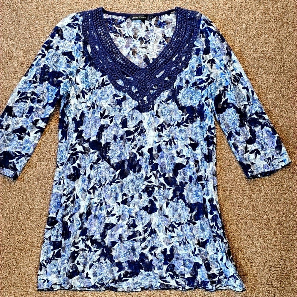 Top - Picture 3 of 15